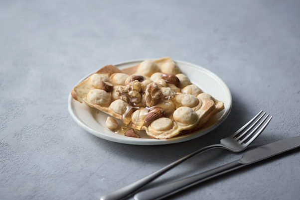 堅果和楓糖漿雞蛋仔