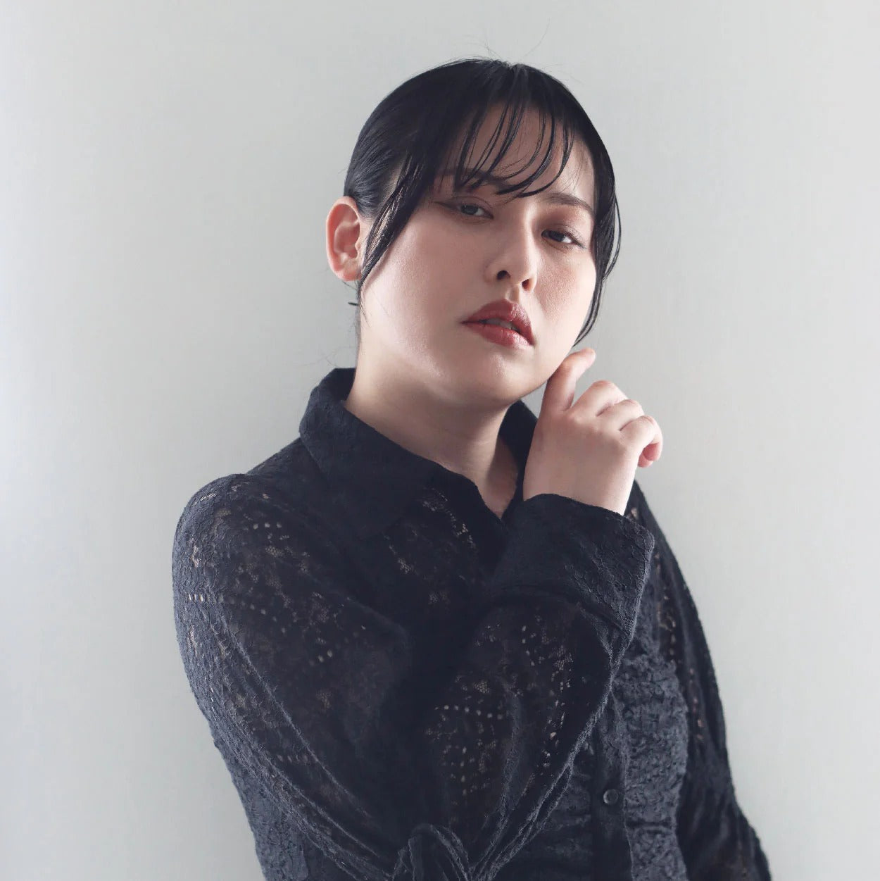 打造典雅俐落的緊緻包頭