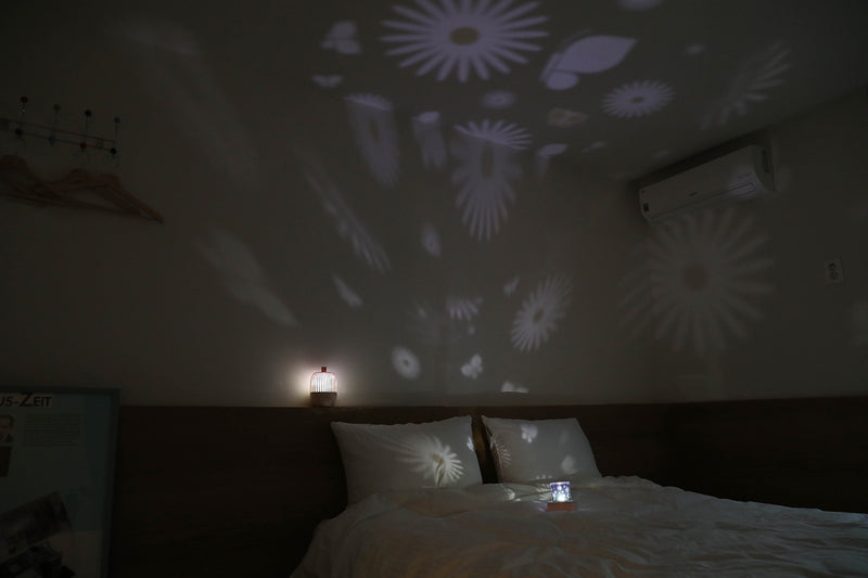 mooas Wonderland Projection Nightlight - White MO-MNP1WH