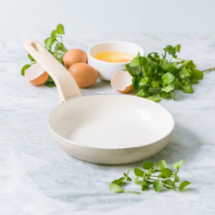 GreenPan New Essence 陶瓷易潔煎鍋 20cm | CC009495
