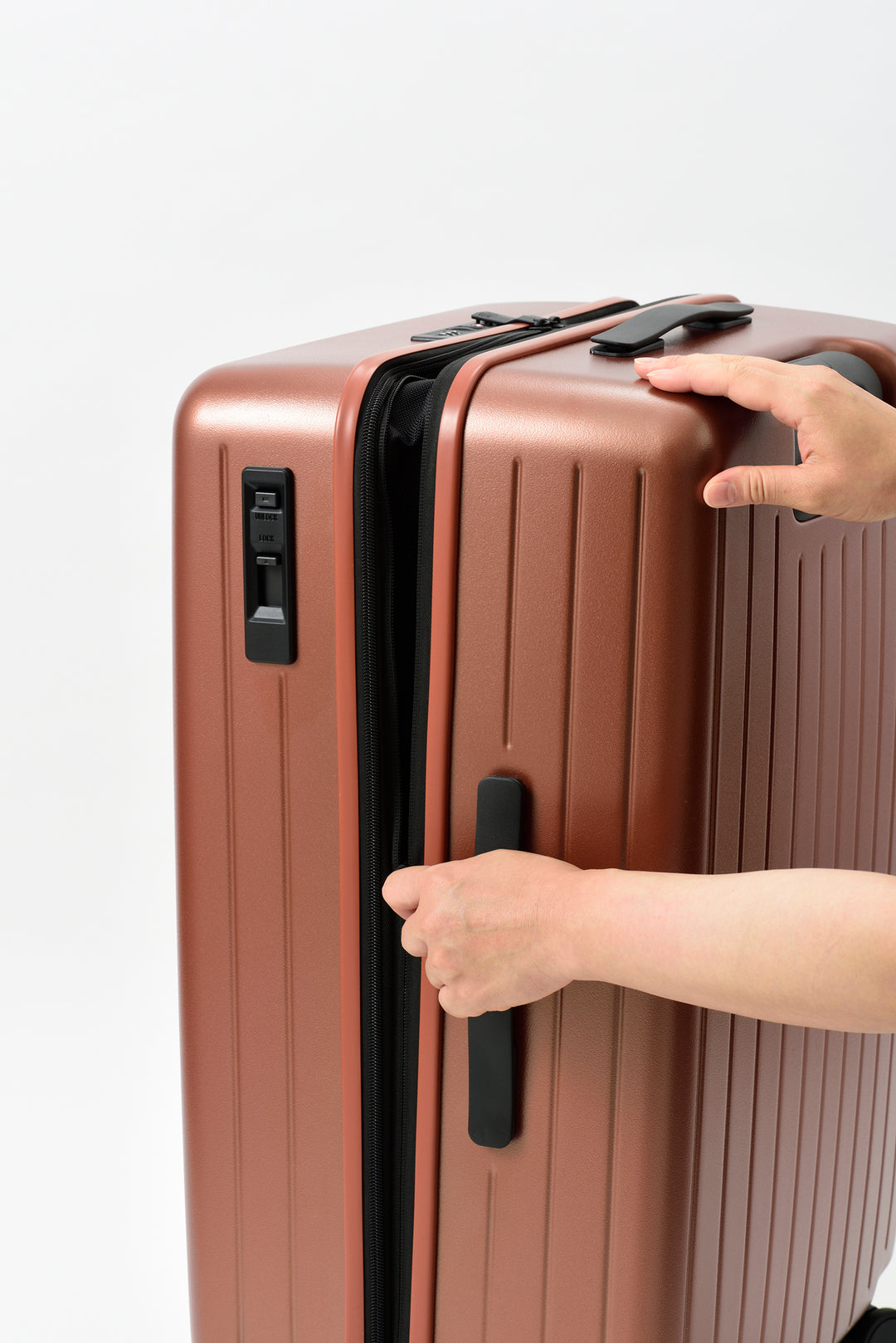 MILESTO UTILITY 可擴展式行李箱（75-81L）- 黑色 MLS890-BKB