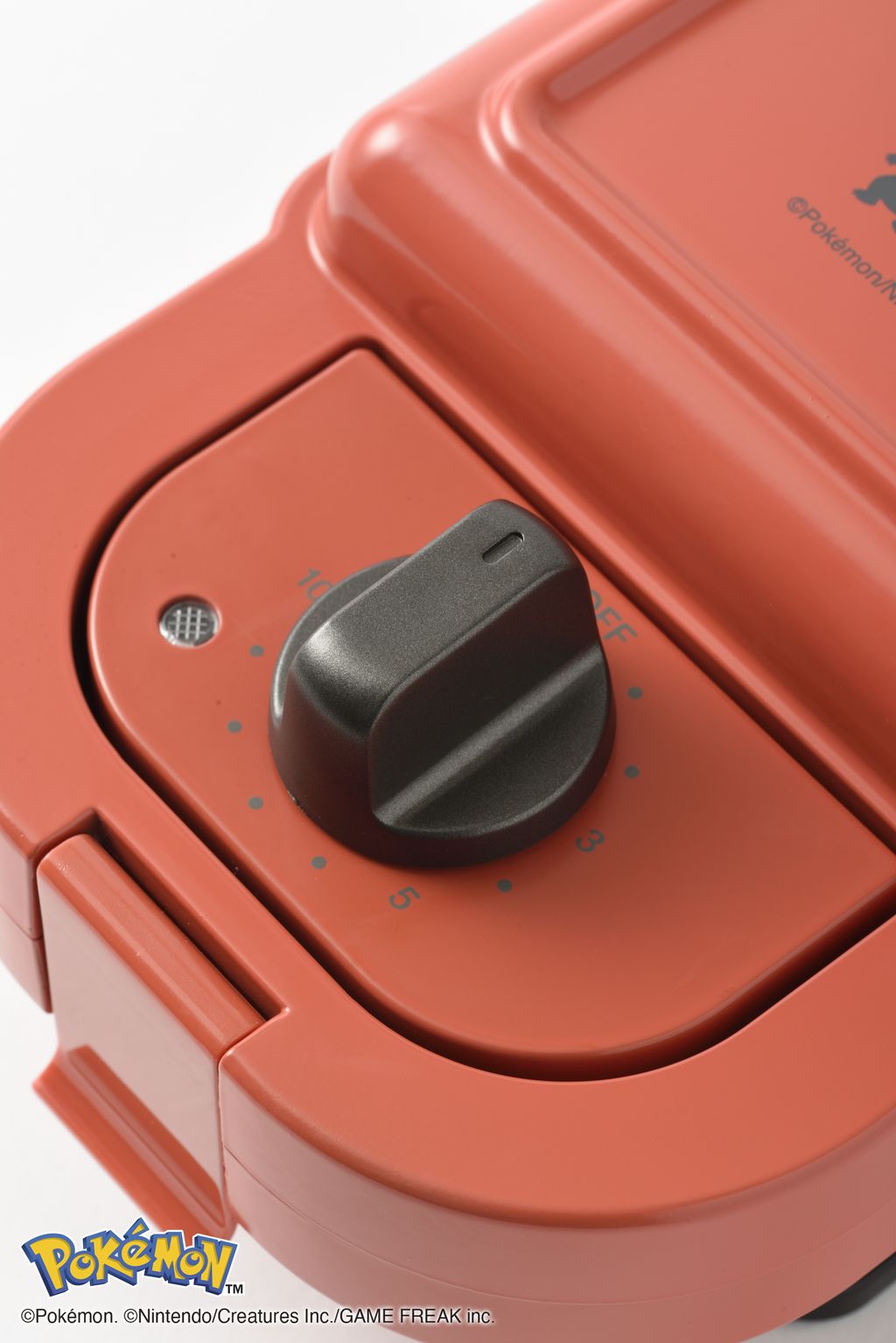 [Pre-Order Offer] Pokémon Limited Edition Single Hot Sandwich Maker (Red) - Free Taiyaki Plate Included! (Estimated delivery by November 10th)